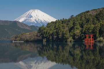 Beautiful Lake ashi and mt. Fuji in autumn season