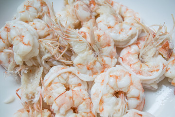 Obraz na płótnie Canvas peeled shrimp boiled in bowl