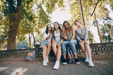 Obraz premium girls in the city