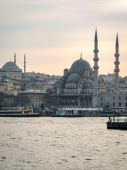 Fototapeta na wymiar Yeni Camii in Istanbul