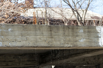 Concrete overlap at the construction site