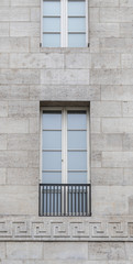 Fototapeta na wymiar Fenster in einer Fassade