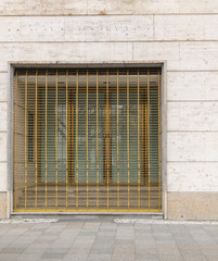 Graues Haus Braune Fenster - Heimidee