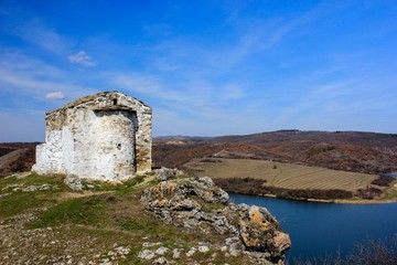 Fototapeta na wymiar Pchelina dam, Bulgaria