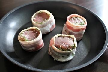 Filet with herbs in bacon coat - SERIES - Image 5 of 8