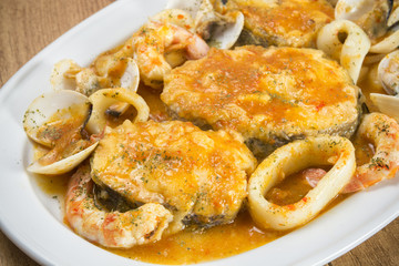 Merluza con marisco