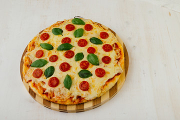 fresh pizza margherita