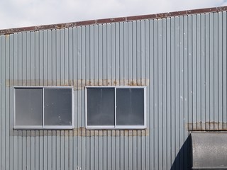 Obraz premium 古い工場の窓