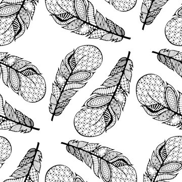 Vector black and white feathers seamless pattern. Boho style. Tribal ornament. Vector illustration. Zen doodle.