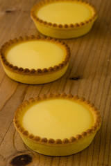 round vanilla tart