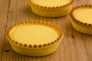 round vanilla tart