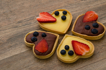 heart shape vanilla and chocolate tart