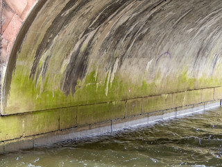 Wandschäde feuchte Brücke