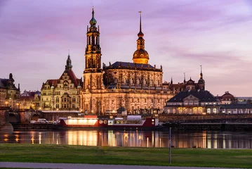 Katholische Hofkirche Dresden in der Abenddämmerung © Mattoff