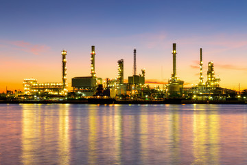 Obraz na płótnie Canvas Twilight of oil refinery ,Oil refinery and Petrochemical plant at dusk , Bangkok, Thailand