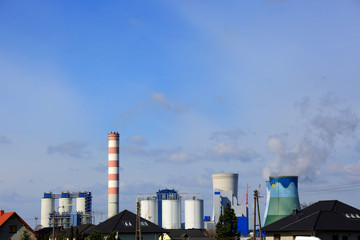 Elektrownia węglowa w Opolu, dachy domów jednorodzinnych.