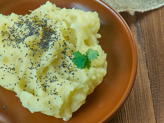 Mashed potatoes with poppy seeds