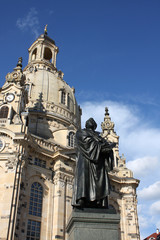 Fototapeta na wymiar Statue of Martin Luther in front of the Frauenkirche in Dresden, Germany