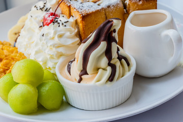 ice cream in trays and Honey toast