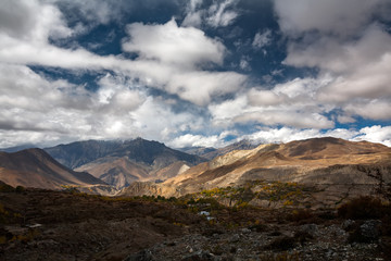 Fototapeta na wymiar View to Lower Mustang area on Annapurna circuit trek in Nepal
