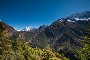Obraz premium Amadablam peak in Khumbu valley in Nepal, Himalayas