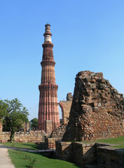 Fototapeta na wymiar The Qutb Minar tower monument in New Delhi, India