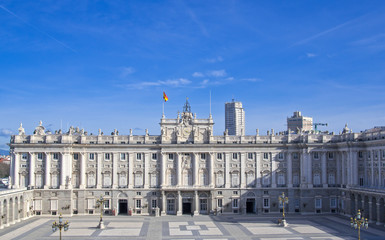 Fototapeta na wymiar Royal palace in Madrid, Spain