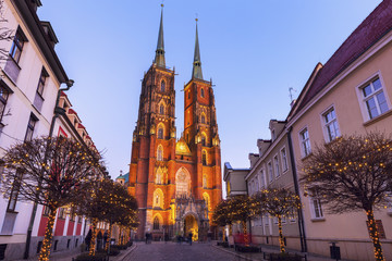 Obraz na płótnie Canvas Wroclaw Cathedral at evening