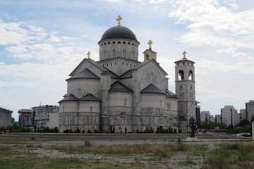Fototapeta na wymiar Big whitestone cathedral in Montenegro