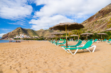 Palapa and chaise-longue on Playa de las Teresitas, Tenerife