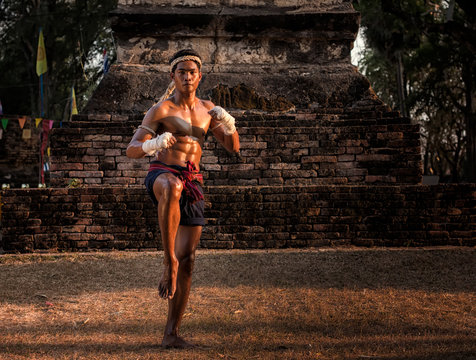 Muay Thai .
