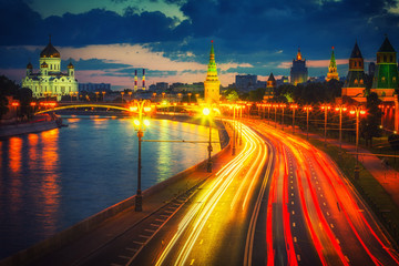 Fototapeta na wymiar Traffic in night Moscow near Kremlin