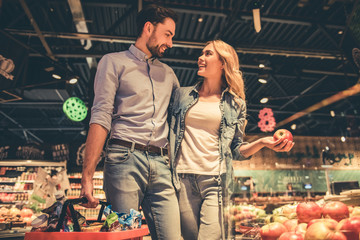 Couple at the supermarket