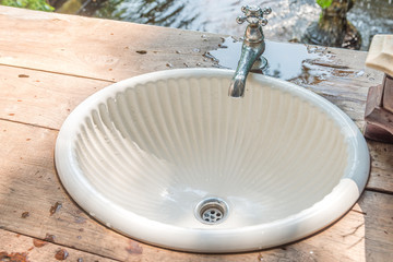 wash basin vintage