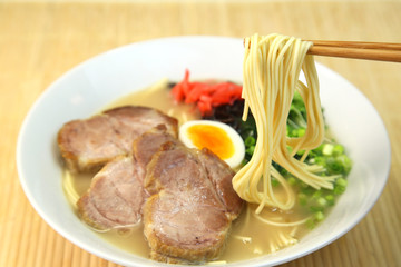 とんこつラーメン