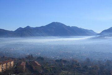 Avellino panorama da Mercogliano con foschia 