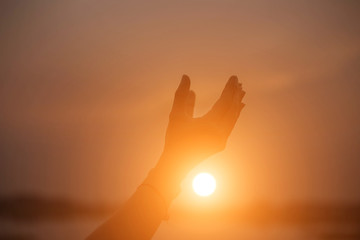 hands-shape for the Sun