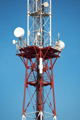 Cellular tower with antenna