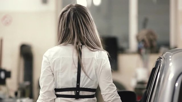 girl goes on camera