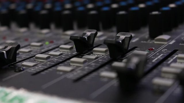 Audio mixing desk 