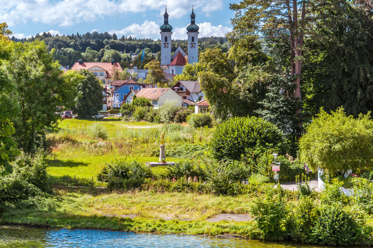 Tutzing am Starnberger See mit der Kirche St. Joseph