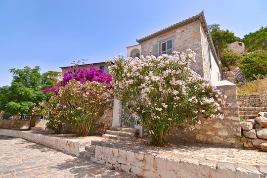 Fototapeta traditional houses at Hydra island Saronic Gulf Greece