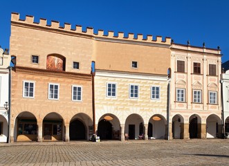 Fototapeta na wymiar Telc town square with renaissance and baroque houses