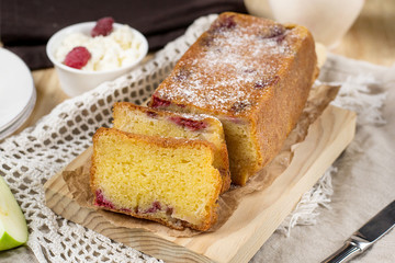 Cottage cheese ricotta cake with raspberries and apples