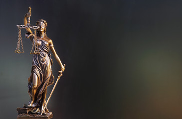 Justitia Figur Statue - Personifikation der Gerechtigkeit 