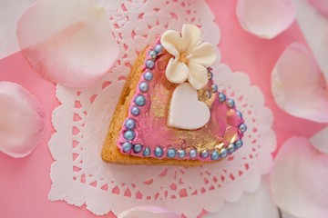 Heart shape gingerbread cookie with petals
