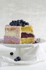 Blaubeer-Frischkäse Torte mit Kokosraspeln