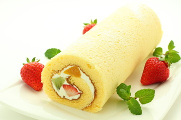 フルーツロールケーキ