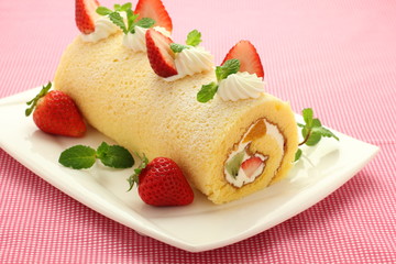 フルーツロールケーキ