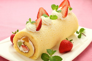 フルーツロールケーキ